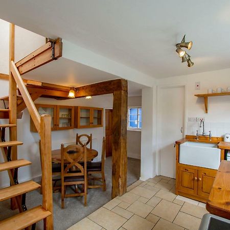 60 And A Half Bailgate Apartment Lincoln Bagian luar foto