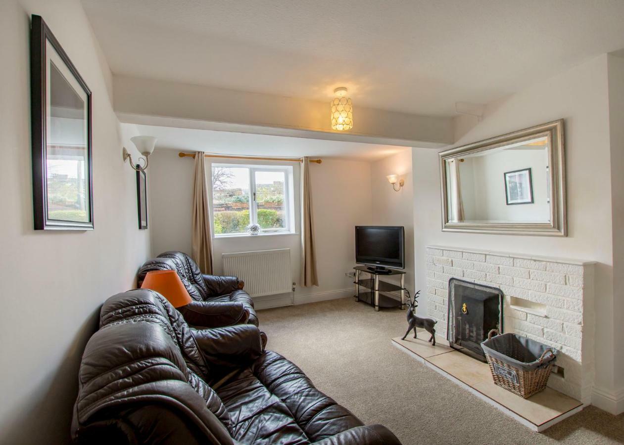 60 And A Half Bailgate Apartment Lincoln Bagian luar foto