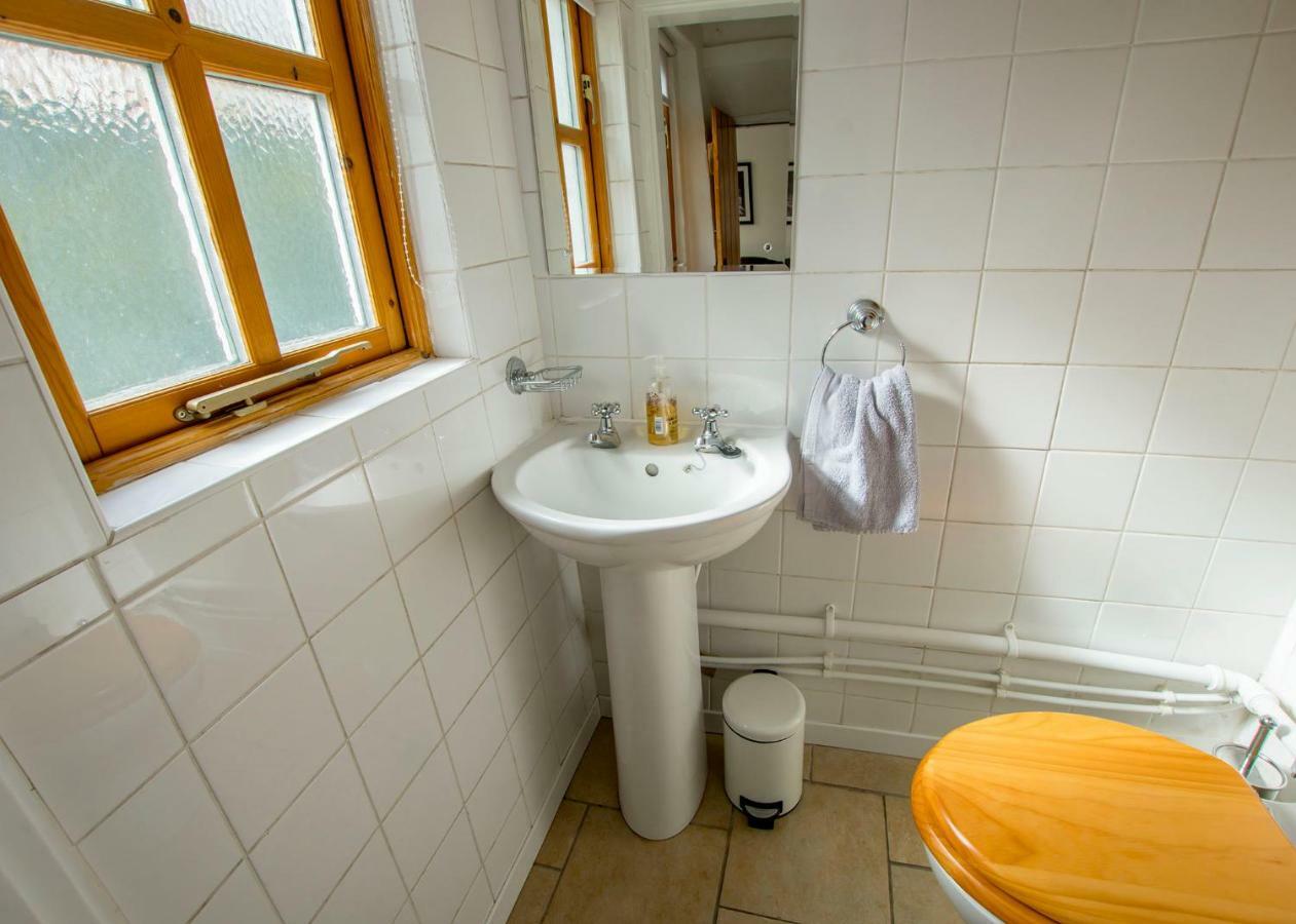 60 And A Half Bailgate Apartment Lincoln Bagian luar foto