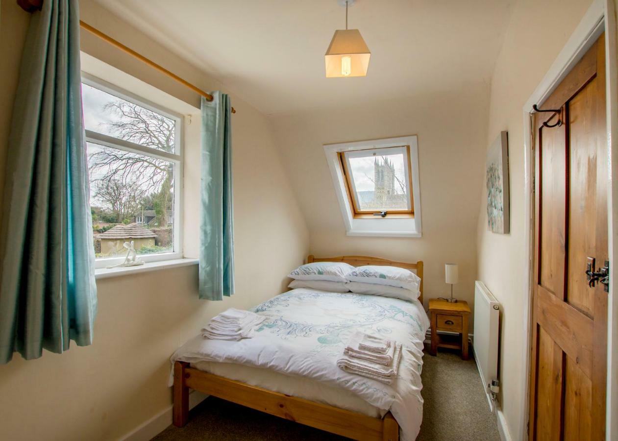 60 And A Half Bailgate Apartment Lincoln Bagian luar foto