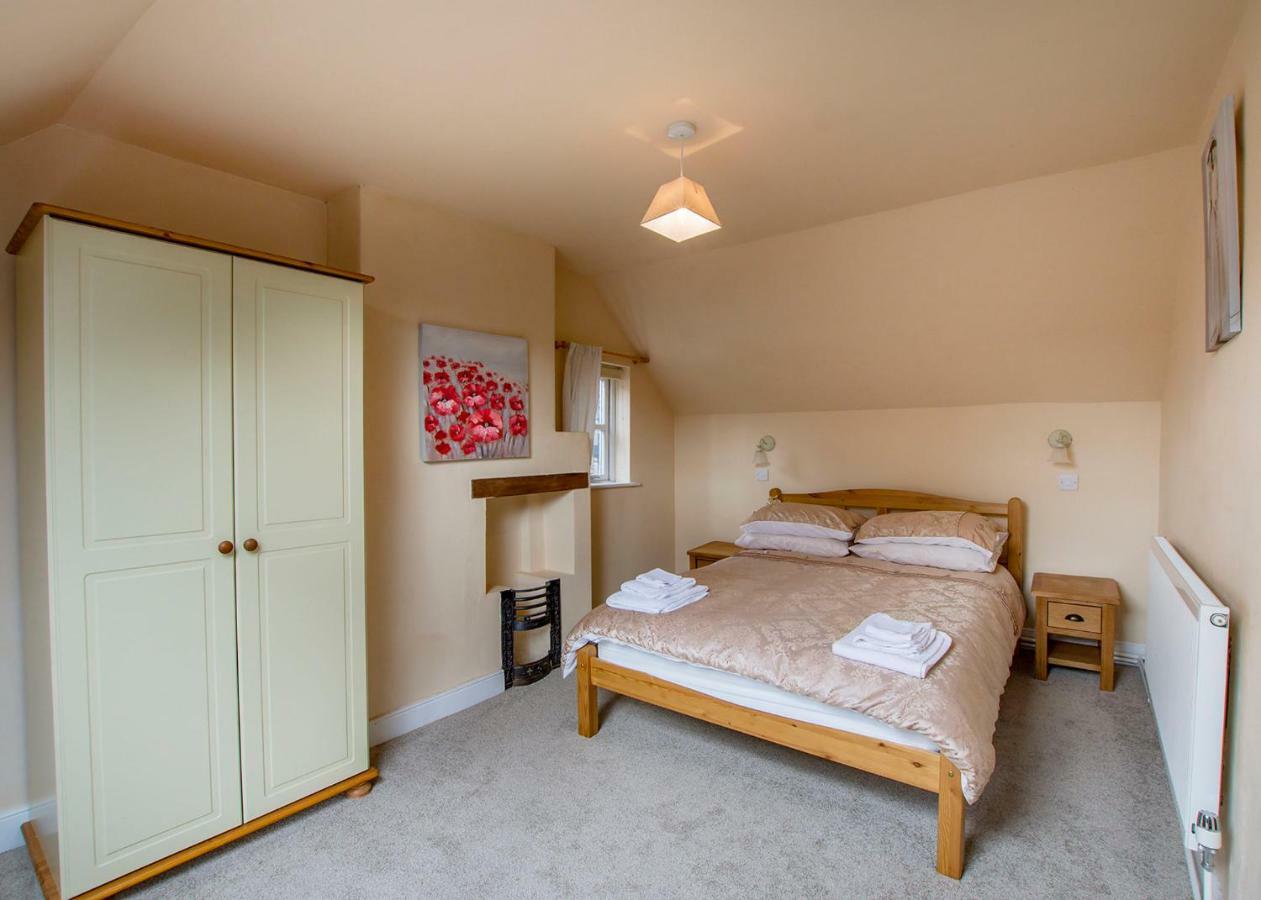 60 And A Half Bailgate Apartment Lincoln Bagian luar foto
